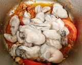 Hình bước làm 2 của món Canh Hàu Nấu Rau Răm
