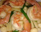 รูปขั้นตอนการทำที่ 5 ของ กุ้งผัดน้ำมันหอย (Stir Fry Shrimp with Oyster Sauce)
