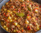 Foto del paso 5 de la receta: Carne picada con patata y aceitunas
