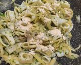 Foto del paso 5 de la receta: Calamares con tomate, almejas y gambas