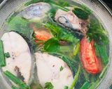 Hình bước làm 3 của món Canh cá thu nấu ngót