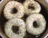 A picture of step 16 of Sesame bagels with rice flour.