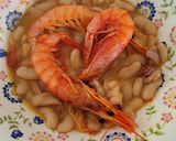 Foto del paso 3 de la receta: Alubias con calamares y gambas