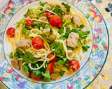 A picture of step 6 of Spaghetti with tuna, green olives and cherry tomatoes.
