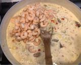 Foto del paso 7 de la receta: Salsa para pasta con champiñones y camarones en leche de coco