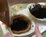 Foto del paso 3 de la receta: Huevos de Pascua rellenos con crema Oreo 🐰