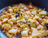 A picture of step 4 of Bottle gourd-Channa dal Subzi.