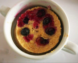 Foto del paso 3 de la receta: Torta en taza light o mug cake de arándanos saludable al microondas (muffin de arándanos) 3 pasos
