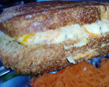 चीज़ी कॉर्न एंड कैप्सिकम सैंडविच (Cheesy corn aur capsicum sandwich recipe in hindi) रेसिपी चरण 8 फोटो
