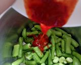 Une image de l'étape 2 de Des fèves vert en sauce.