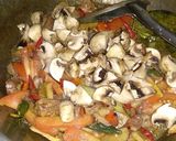 Foto langkah ke 6 dari resep Pepes Jamur campuran.
