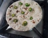 हरी मिर्च की रोटी (Hari mirch ki roti recipe in Hindi) रेसिपी चरण 3 फोटो