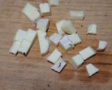 Foto del paso 2 de la receta: Ensalada de berros con queso Camembert y almendras caramelizadas