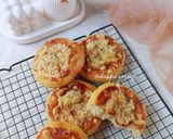 Foto langkah ke 7 dari resep Roti Pizza Home Made tanpa ulen tanpa telur.