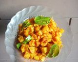 Foto langkah ke 4 dari resep Kentang Udang bumbu kuning.