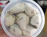 รูปขั้นตอนการทำที่ 1 ของ ยำมะม่วงข้าวโพดหอยนางรมไข่แดงเค็ม