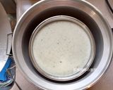 A picture of step 4 of Japanese Kusamochi (Mugwort Rice Cakes).