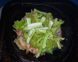 Foto langkah ke 3 dari resep Tumis Brokoli Udang.