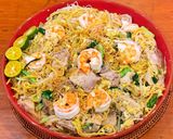 A picture of step 13 of Singapore Hokkien Mee.