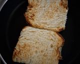 Foto langkah ke 5 dari resep Sandwich Merah Putih.