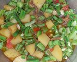 A picture of step 3 of Aloo saim phali.