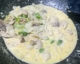 Foto langkah ke 6 dari resep Conchiglie Broccoli Mushroom Carbonara.