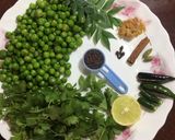 A picture of step 1 of Benarasi Chuda Matar.
