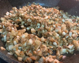 Foto del paso 1 de la receta: Mini albondiguitas de carne con berenjena y cebolla