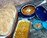 A picture of step 16 of Lahori halwa porri with aalo aur chana bhaaji.
