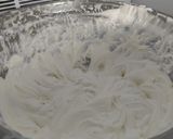 Foto del paso 1 de la receta: Mousse de durazno con salsa de fresa y helado de fresa