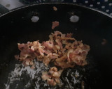 Foto del paso 3 de la receta: Ensalada de espinacas con tocino