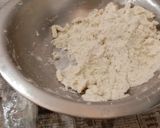 A picture of step 1 of Rice atta chakli.