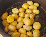 Foto del paso 2 de la receta: Papitas cambray con perejil