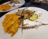 Foto del paso 5 de la receta: Dorada al horno con cebolla caramelizada y puré de boniato con l