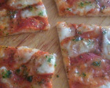 Foto del paso 4 de la receta: Pizza margarita con salsa verde