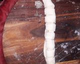 A picture of step 4 of Chicken ring samosa😋😋.