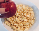 Foto del paso 3 de la receta: Bizcocho con muuuucha manzana 🍎!!