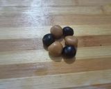 A picture of step 6 of Double Layer Chocolate Peda.