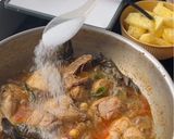Foto langkah ke 4 dari resep Gulai Ayam Nanas Daun Kari.