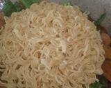 Foto langkah ke 4 dari resep Mie Goreng Praktis.