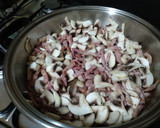 Foto del paso 2 de la receta: Patatas con champiñones y bacon. Fácil, rápido y sencillo