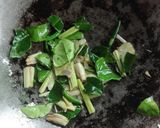 รูปขั้นตอนการทำที่ 1 ของ ลาบไก่สมุนไพร
