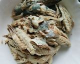 Gambar langkah 2 resipi Kuih Bom Ikan @ Paung Sambal Ikan.