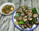 A picture of step 4 of Steamed Snails with Lemongrass and Lime Leaves - Ginger Fish Sauce Dip.