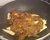 Foto del paso 4 de la receta: Bonito con cebolla caramelizada al curcuma y lima