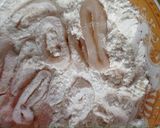 Foto langkah ke 2 dari resep Dori fillet tepung dan Cumi Besar Tepung.