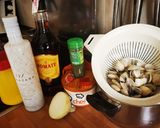 Foto del paso 1 de la receta: Almejas a la marinera con gambas
