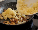 Foto del paso 8 de la receta: Patatas revolconas con salteado de setas de chopo