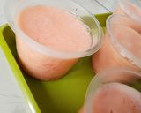 Foto langkah ke 2 dari resep Puding Lumut Strawberry.