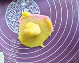 Foto langkah ke 4 dari resep Skin Mooncake Lembut.